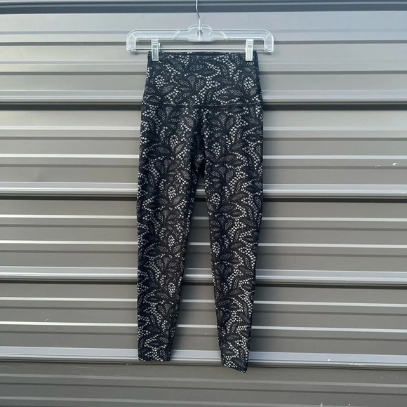 Beyond Yoga Pants - 𝅺beyond Yoga Women's Cropped Leggings Size XS